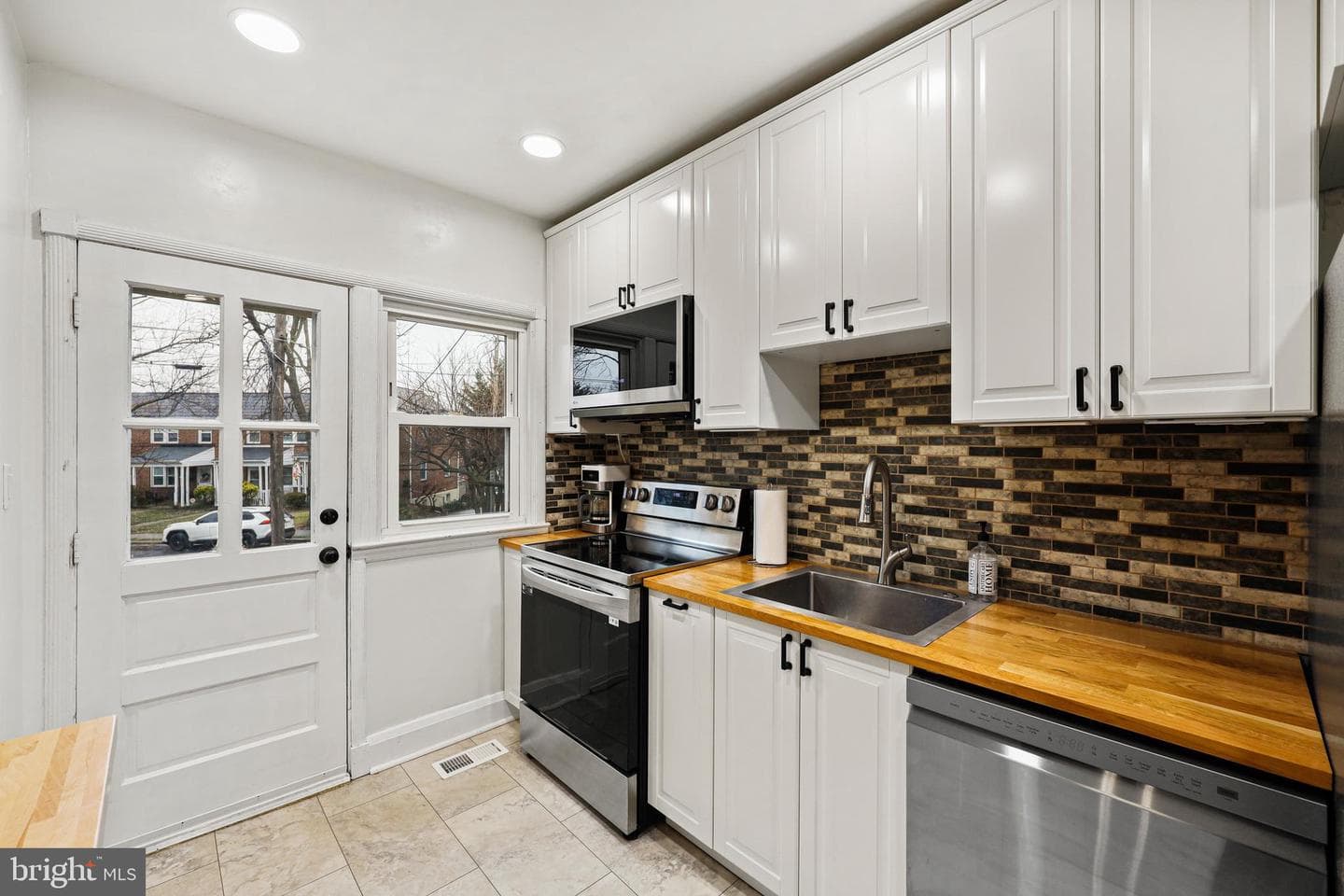 329 Westshire Road photo 13
