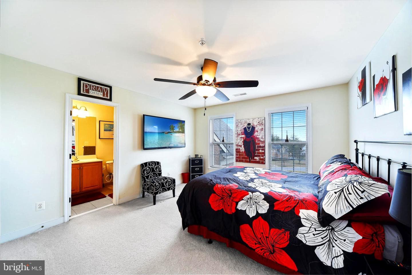 909 Zenith Drive photo 32