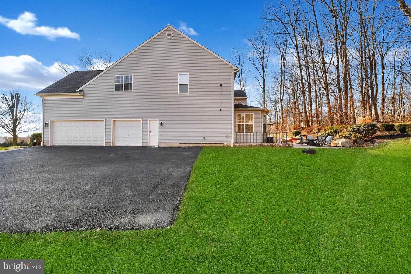 909 Zenith Drive photo 58