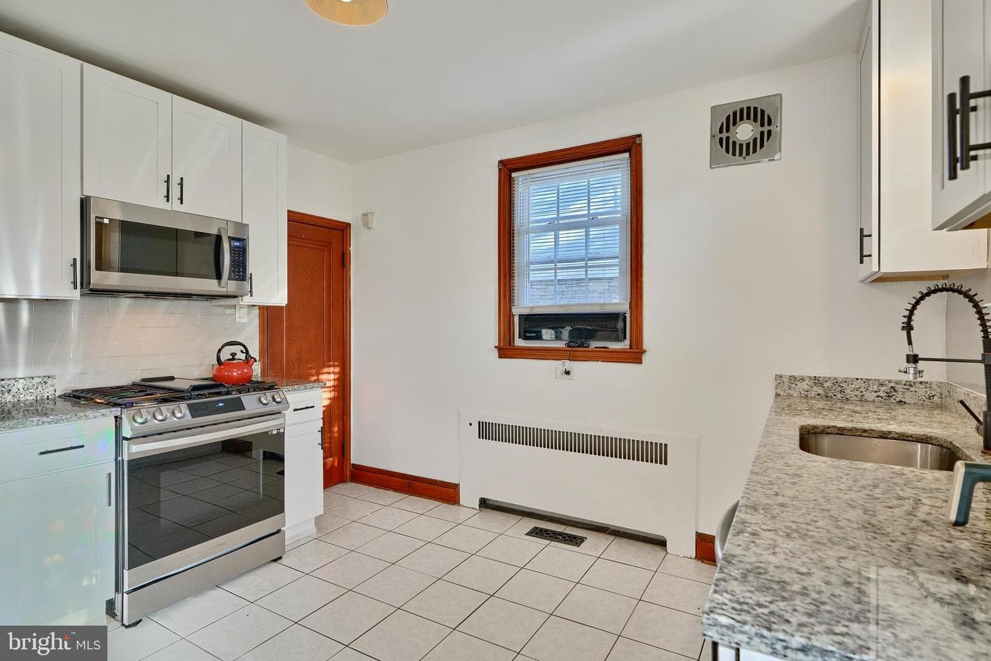 3004 Dunmore Road photo 14