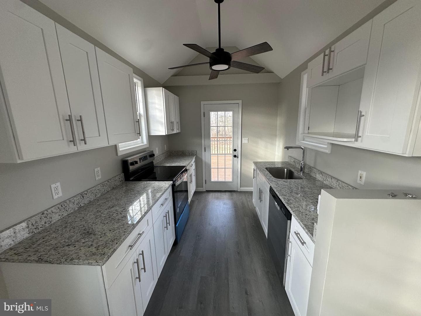 10516 Bird River Road photo 7