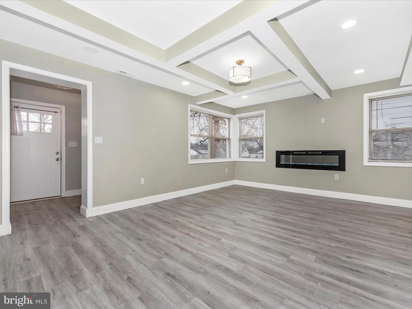 706 Greenwood Road photo 5