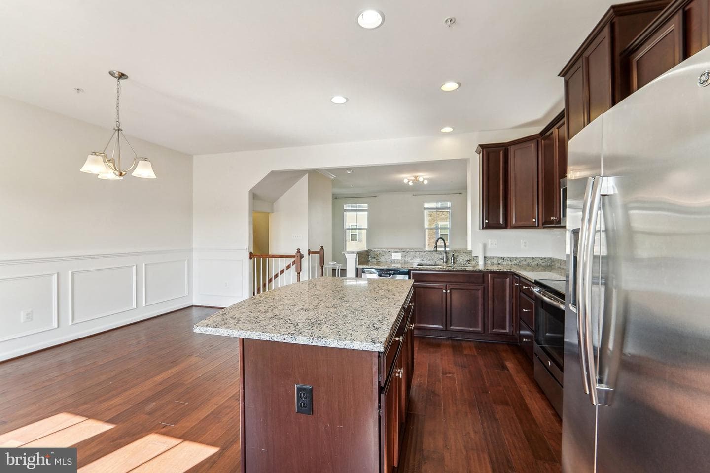 8219 Seaworthy photo 11