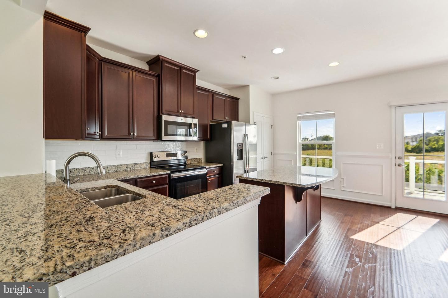 8219 Seaworthy photo 8