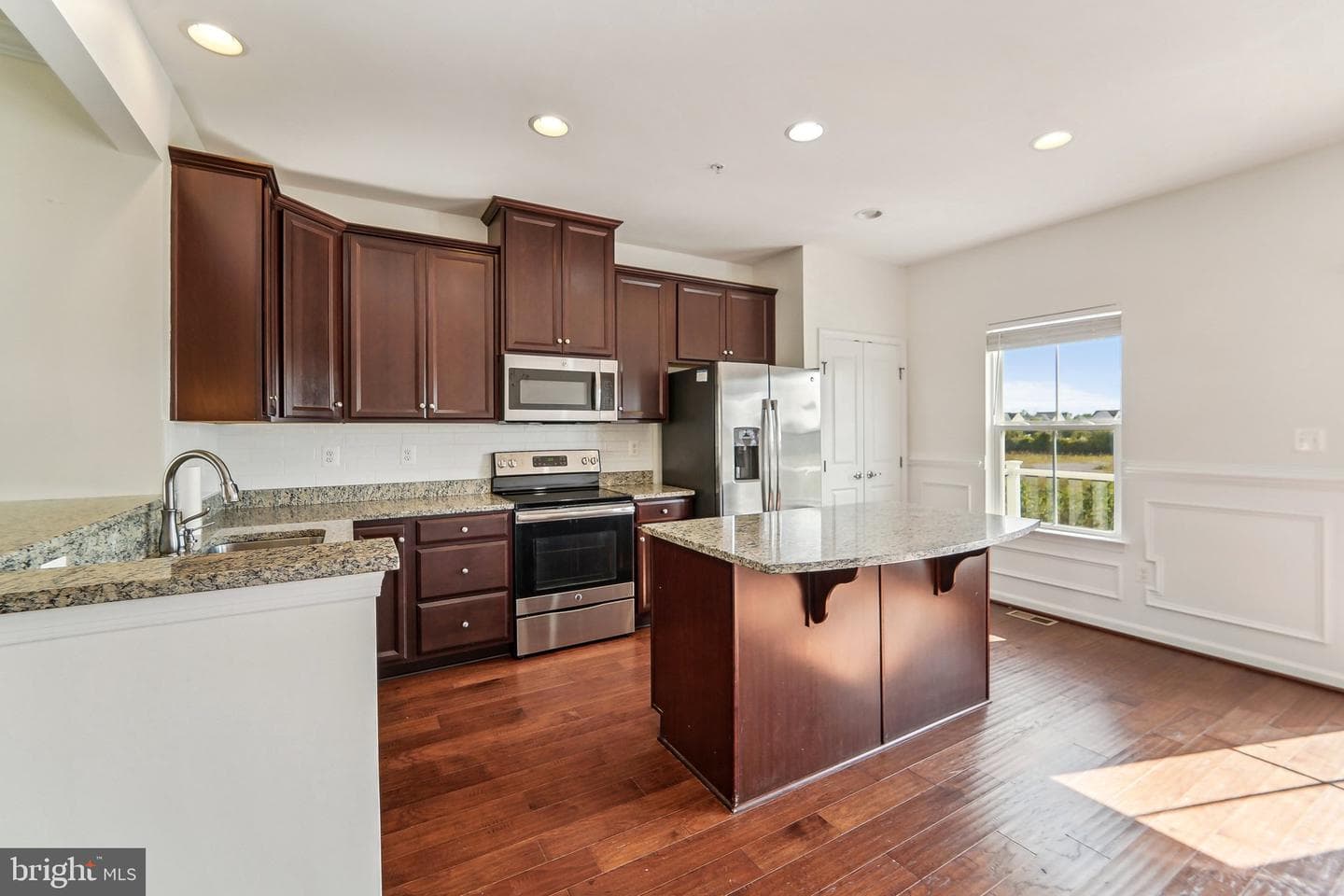 8219 Seaworthy photo 9