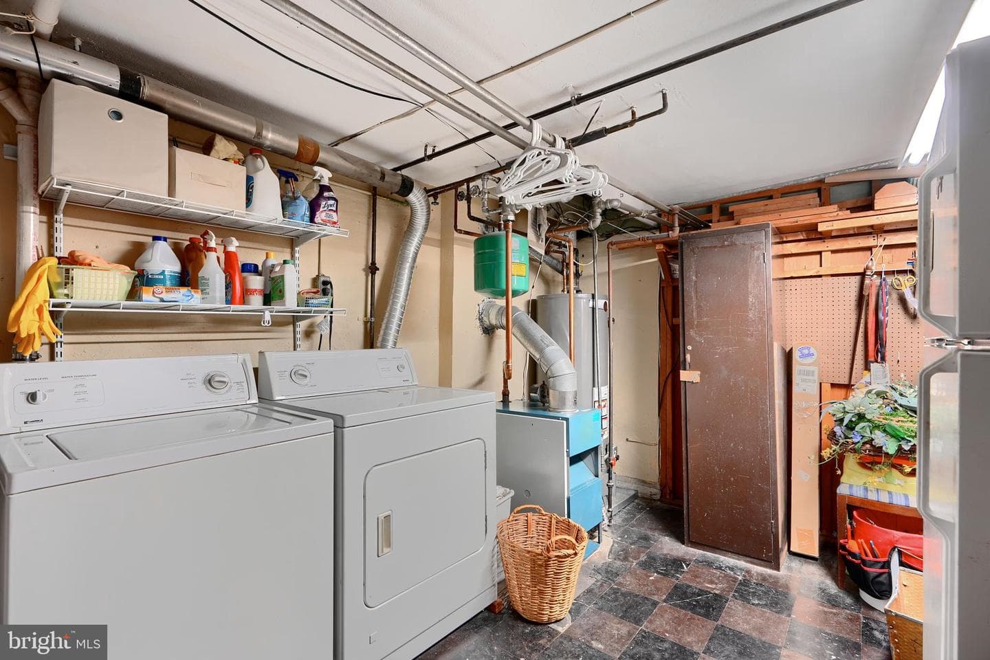 208 Ridge Avenue photo 39