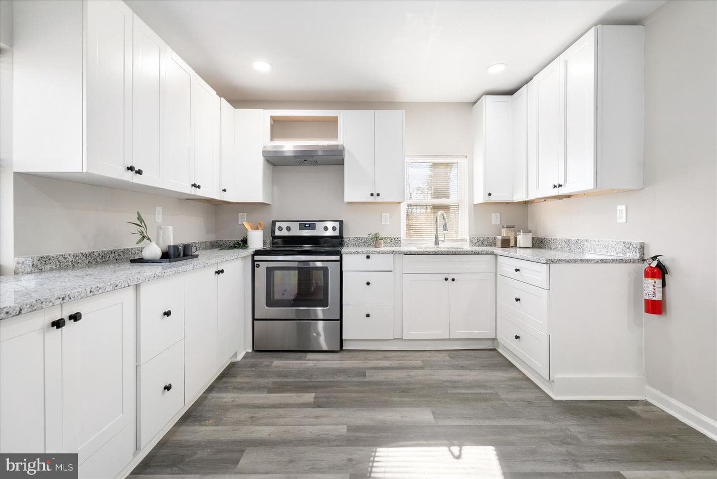 2909 Delaware Avenue photo 11