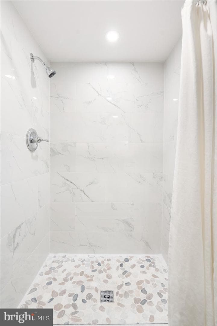 2909 Delaware Avenue photo 26