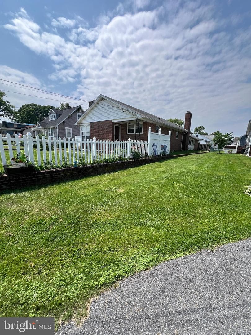 8211 Beach Drive photo 4
