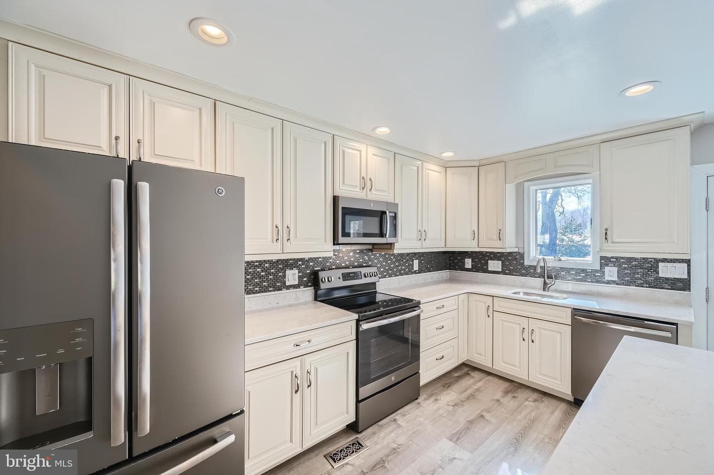 1203 Seneca Road photo 16