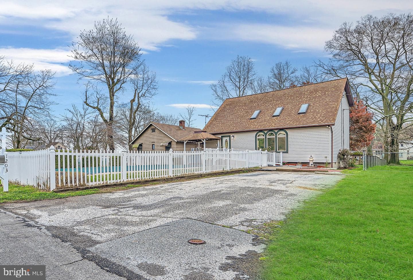 1203 Seneca Road photo 8