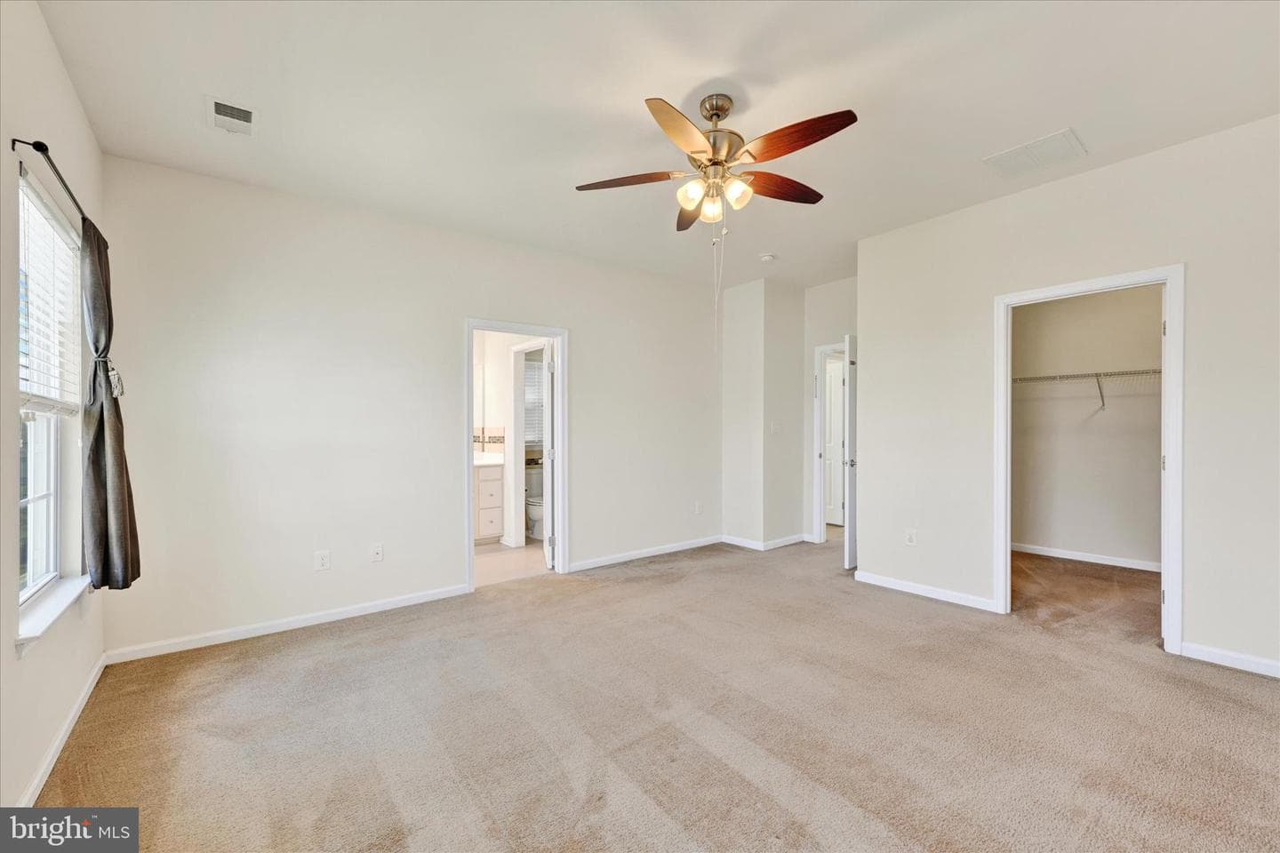 9450 Ballard Green Drive photo 23