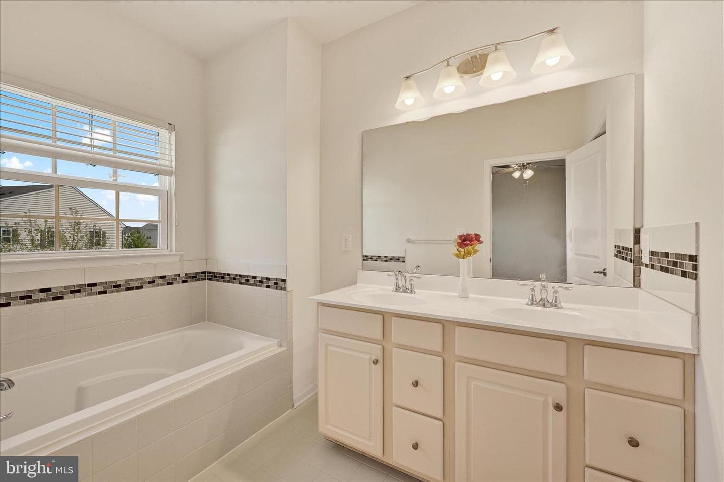 9450 Ballard Green Drive photo 24