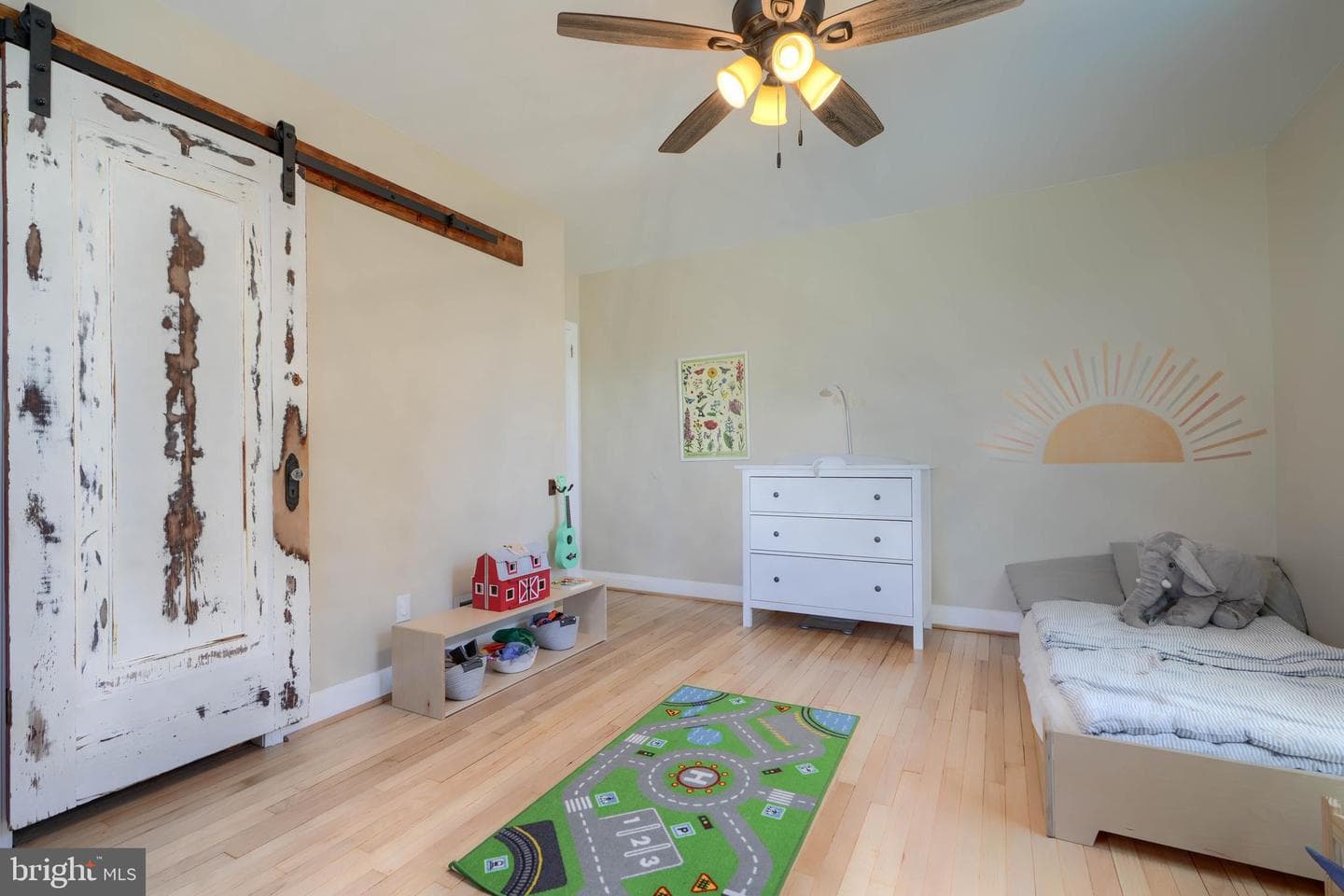 7904 Highpoint Road photo 17
