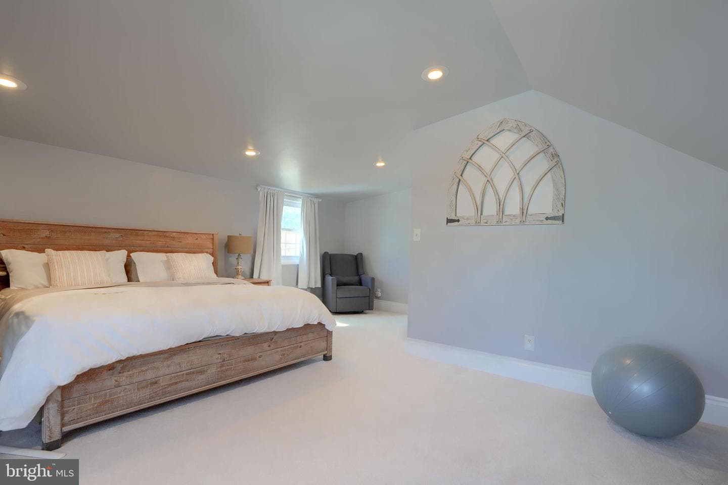 7904 Highpoint Road photo 23