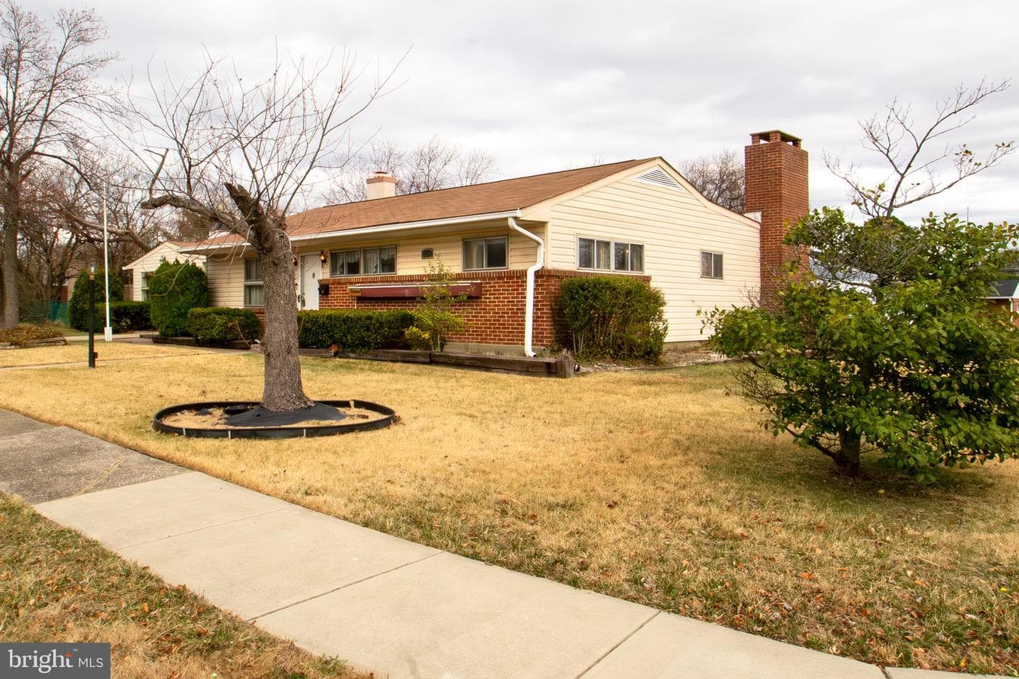 2424 Woodcroft Road photo 8