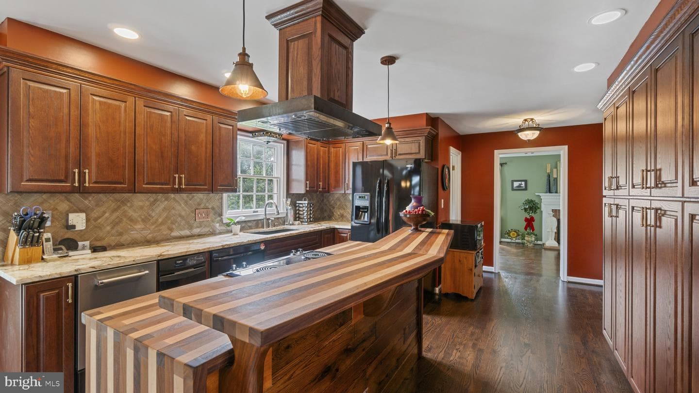 14710 Manor Road photo 6