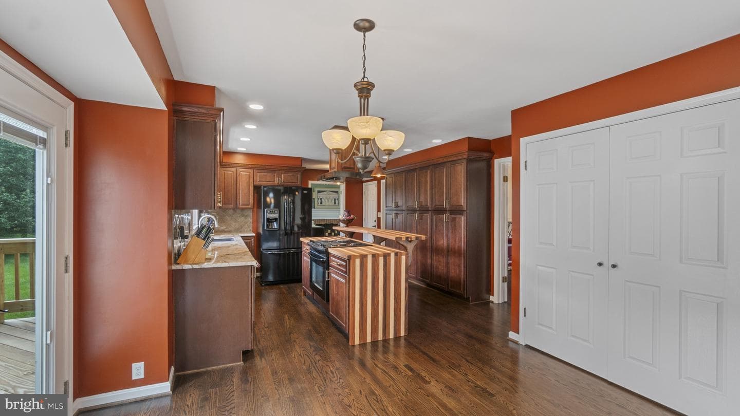 14710 Manor Road photo 8