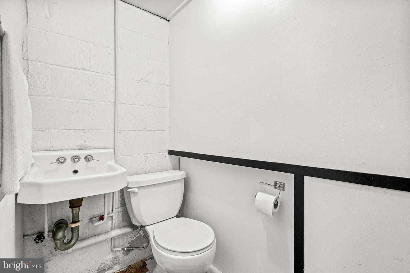1702 Greenspring Drive photo 31
