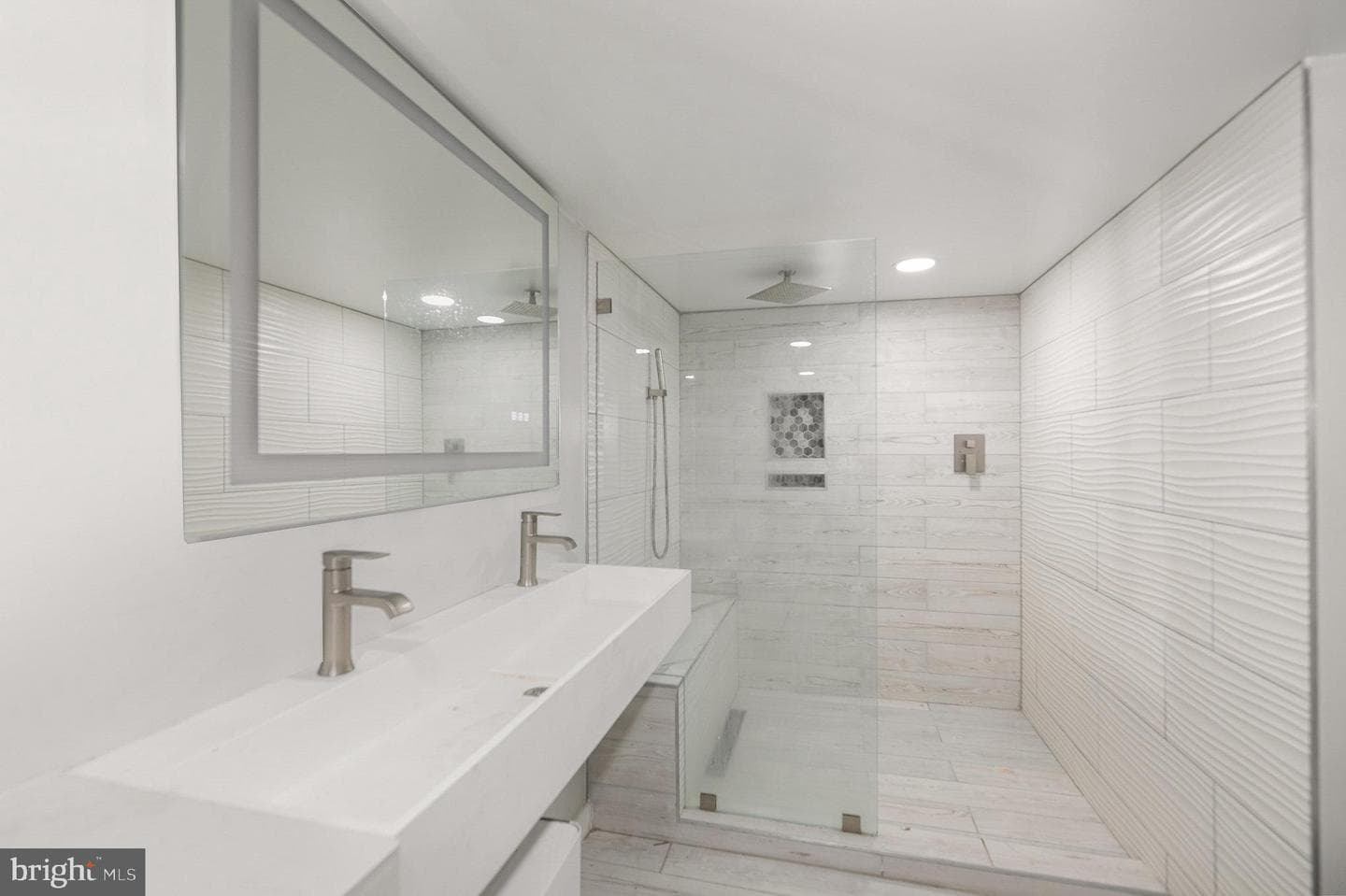 1000 Chesaco Avenue photo 15