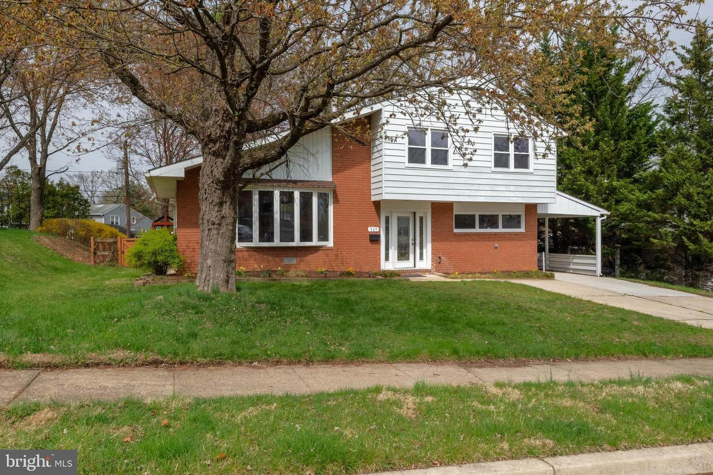 947 Beaverbank Circle photo 1