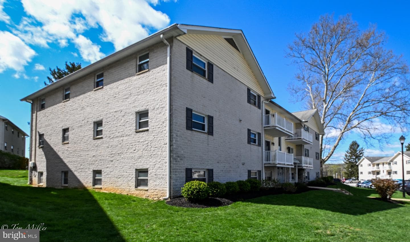 6 Warren Lodge Court #1a photo 4