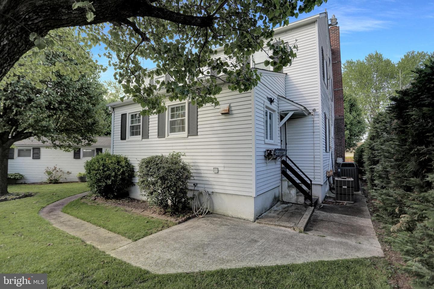 13 Harrison Avenue N photo 40