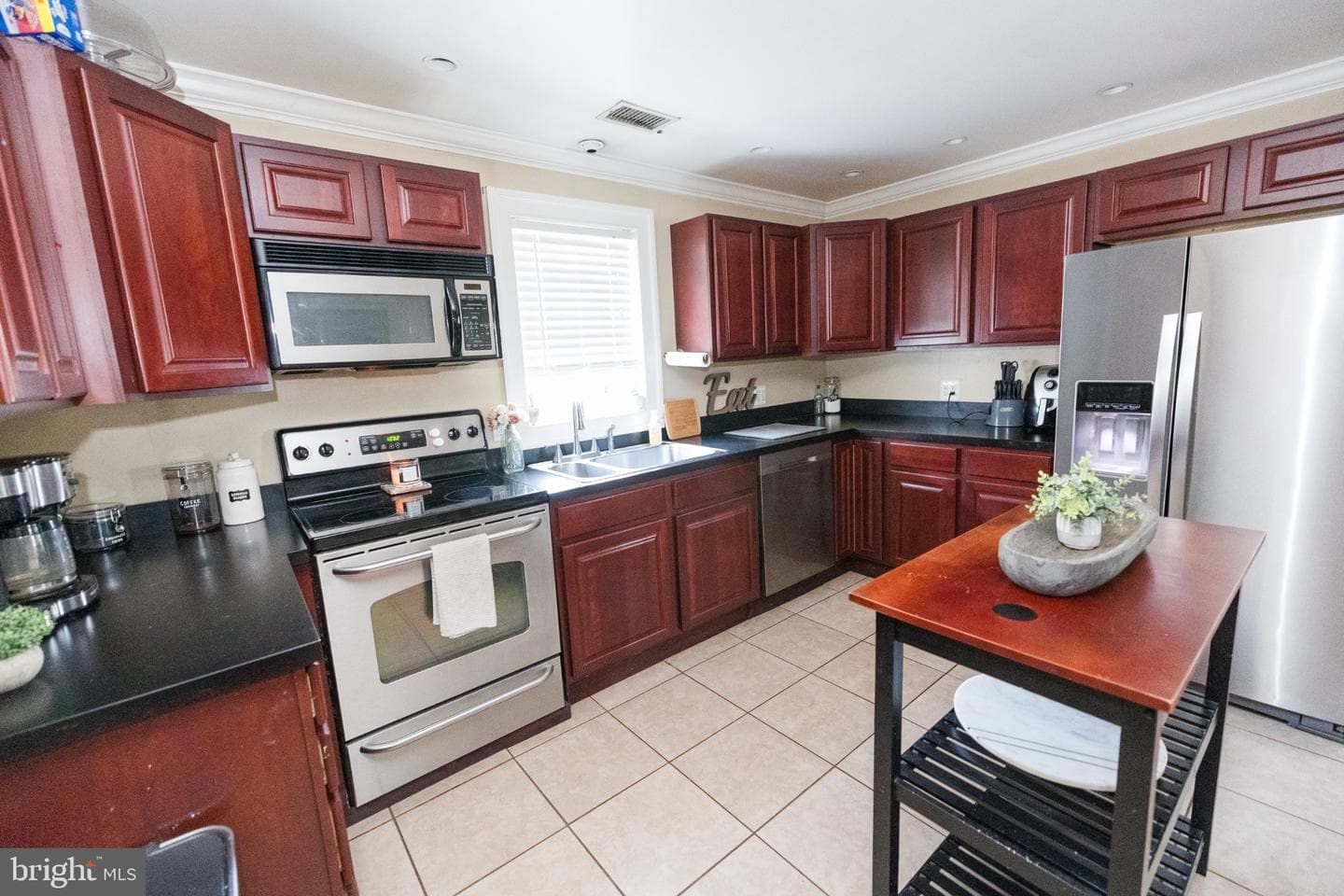 3637 Hernwood photo 33
