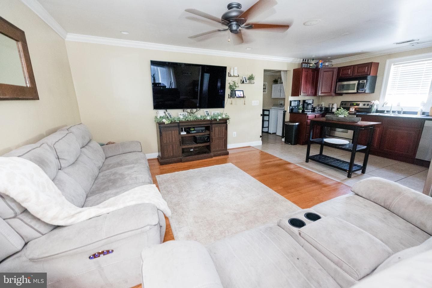 3637 Hernwood photo 9
