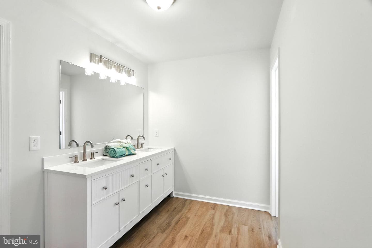 2730 Daisy Avenue photo 31