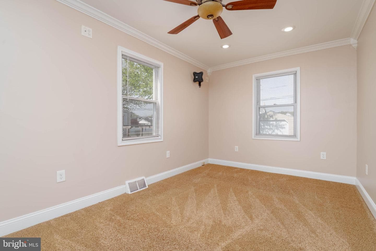 1903 Walnut Avenue photo 10
