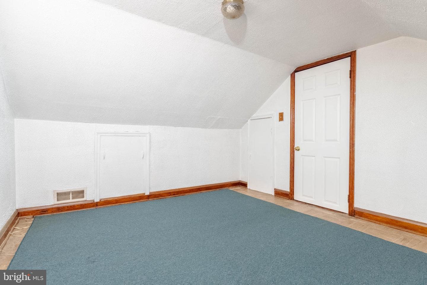 1903 Walnut Avenue photo 14
