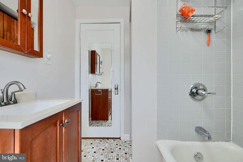 6736 Woodley Road photo 25