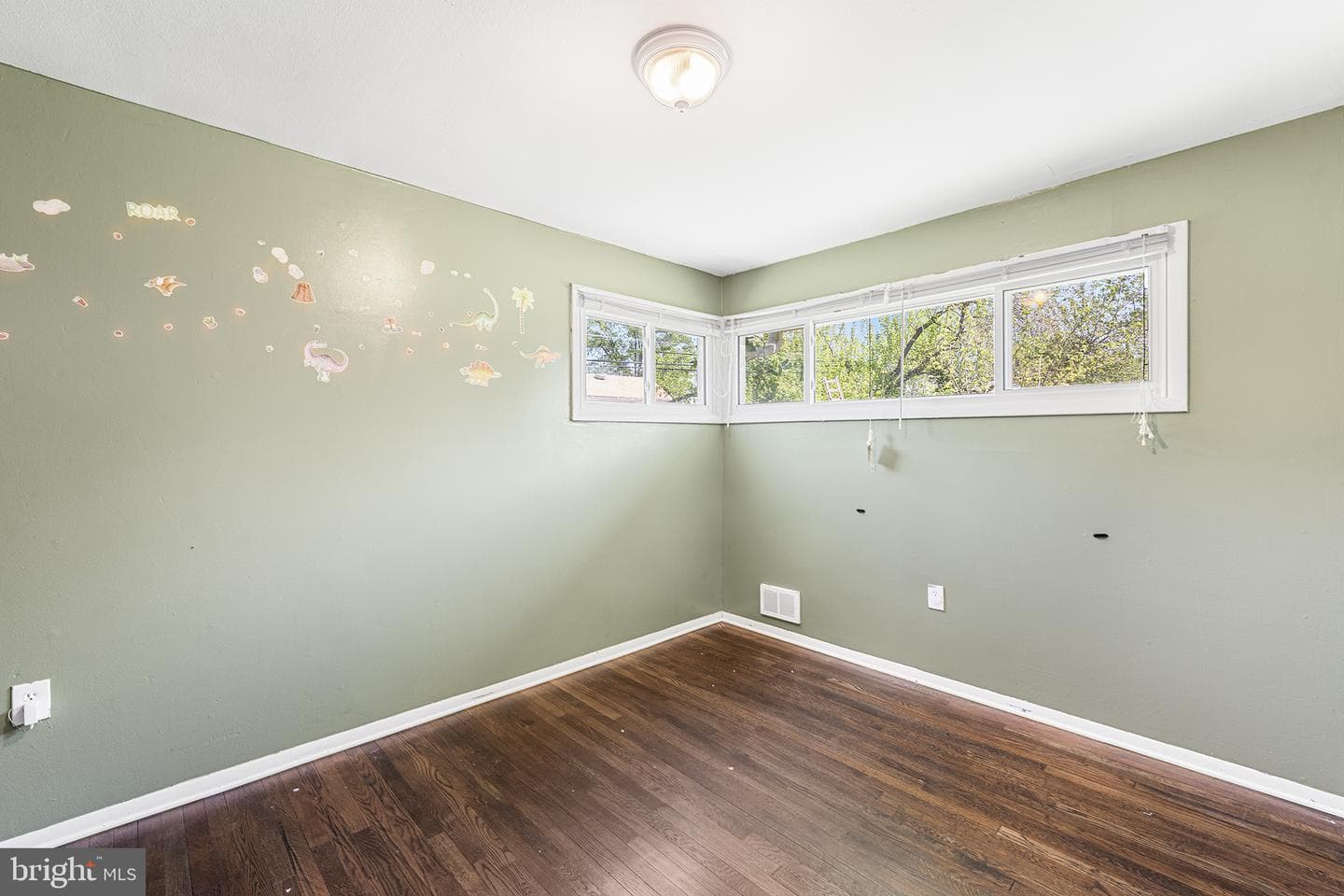 7006 Paris Road photo 15