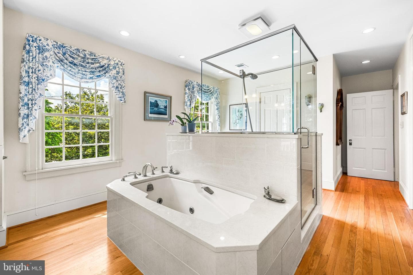 508 Hampton Lane photo 40