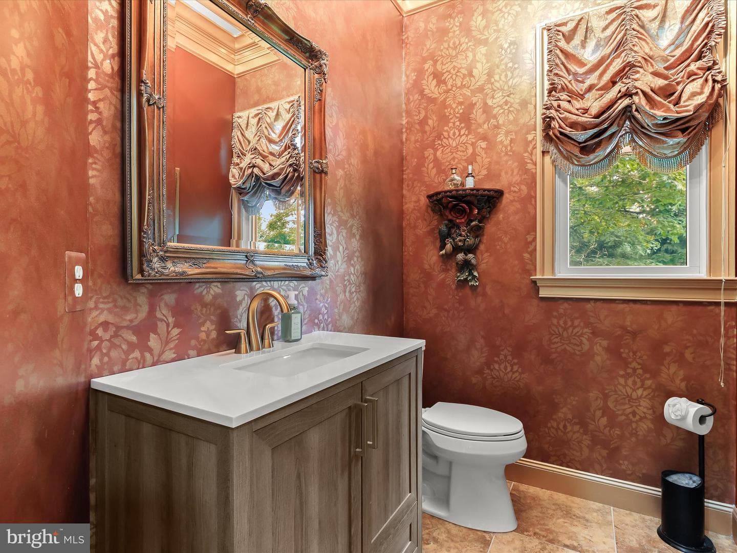6 Jarretts Court photo 32