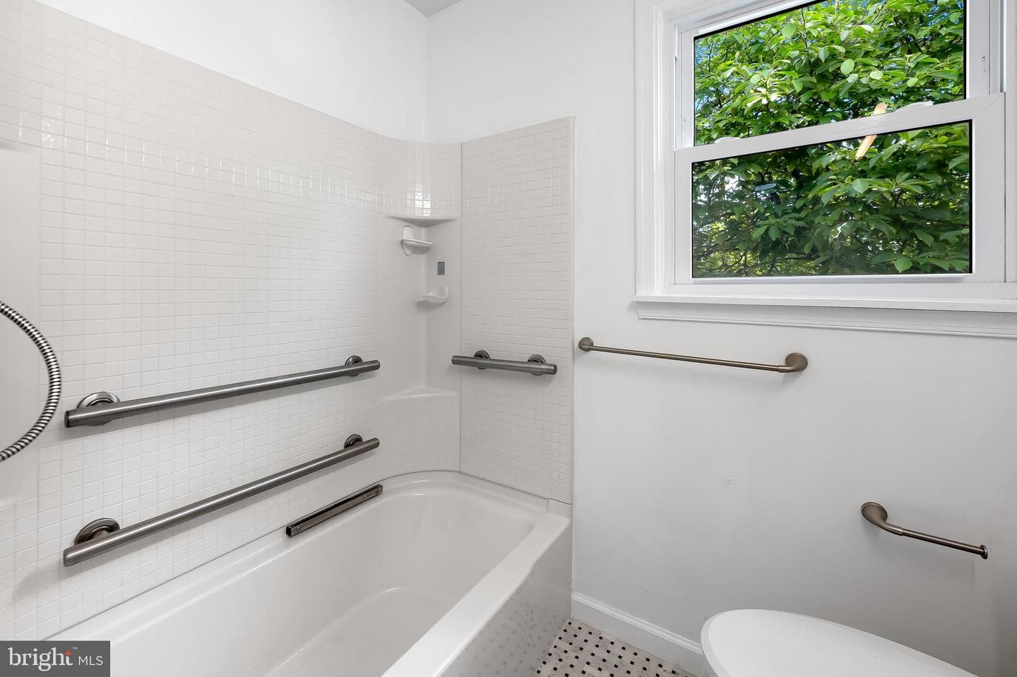 1027 Winsford Road photo 18