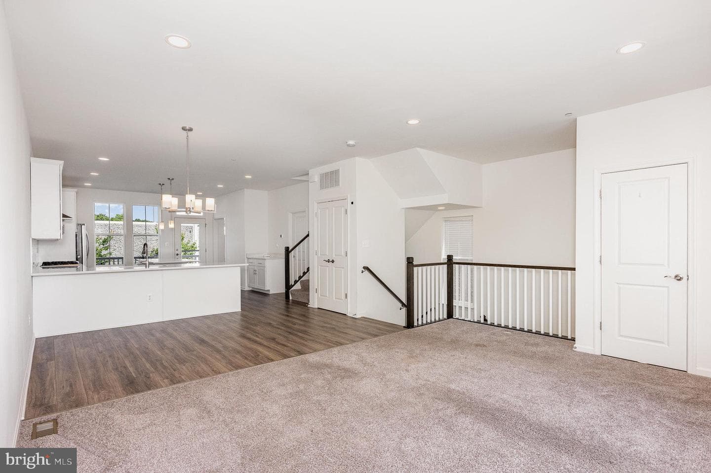 7241 Martin Farm Circle photo 4