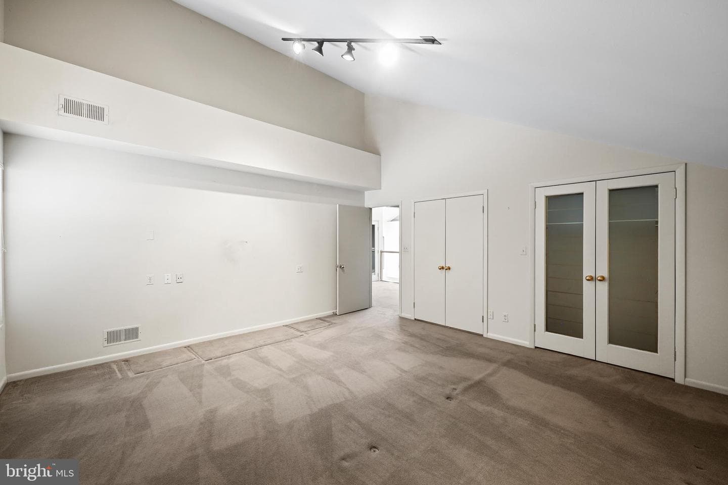 8 Regency #8 photo 21