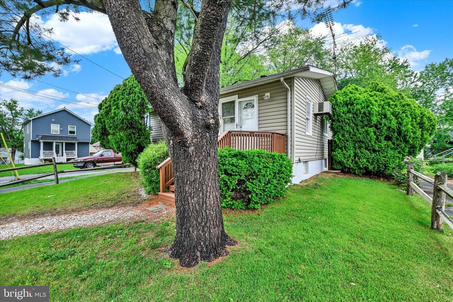 1719 Pin Oak Avenue photo 3