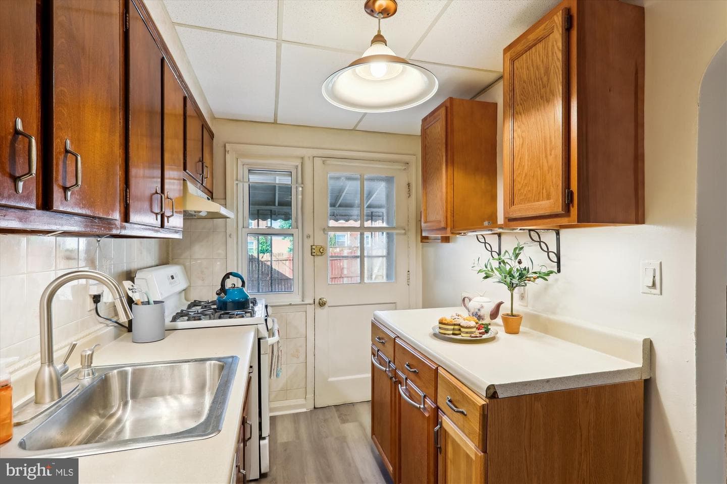 1075 Elm photo 13