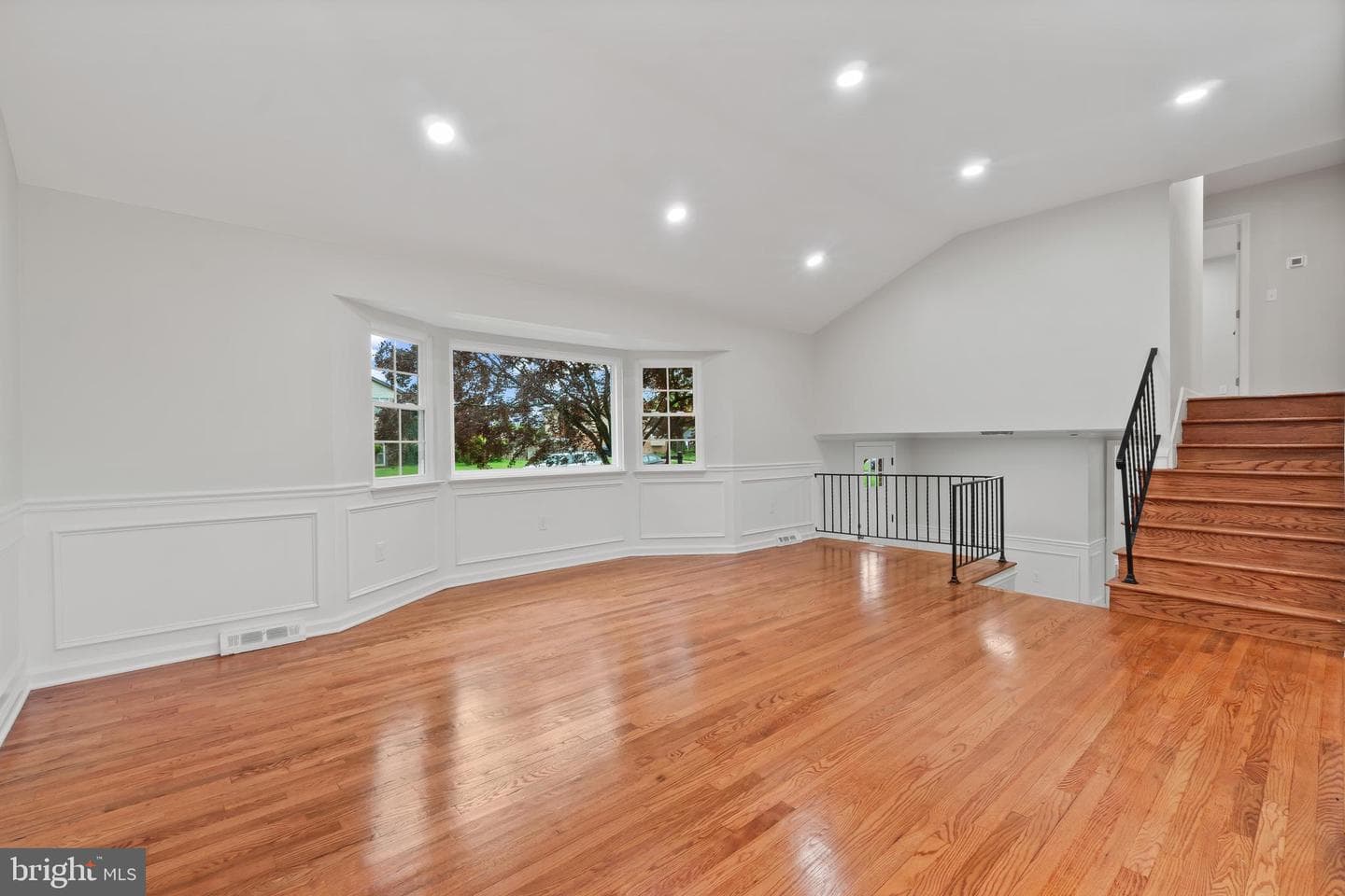 3520 Cabot Road photo 7