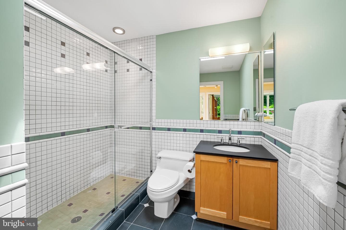 6 Meadow Road photo 35