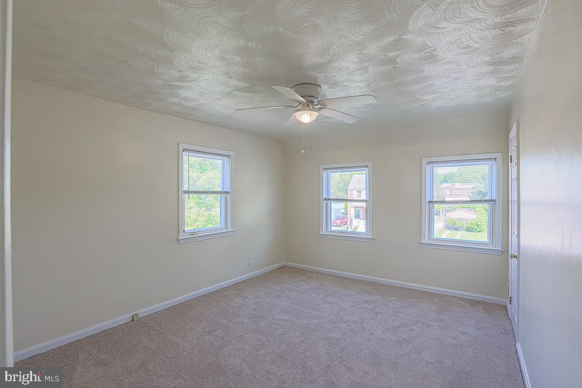 7129 Greenwood Avenue photo 15