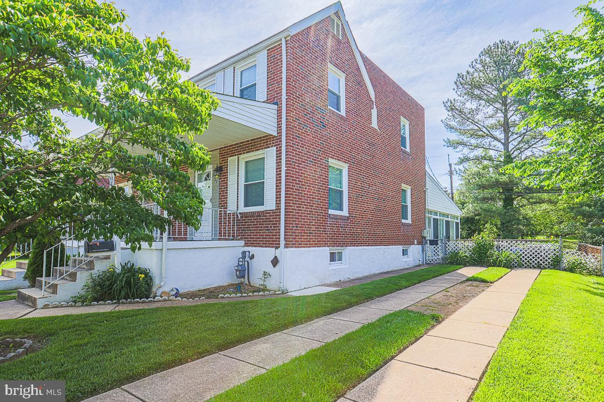 7129 Greenwood Avenue photo 3