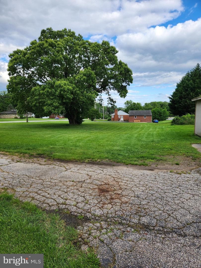 6003 Ebenezer Road photo 1