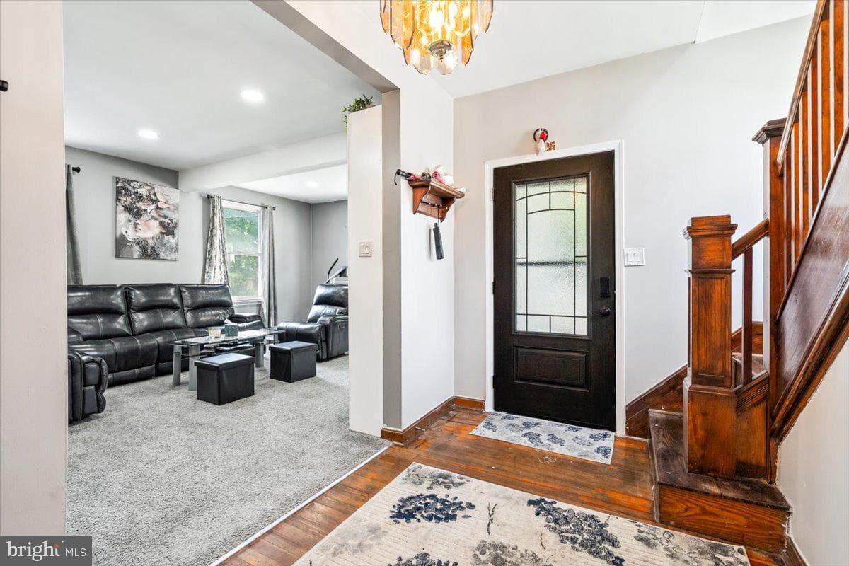 4903 Kenwood Avenue photo 4