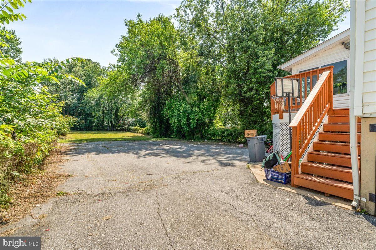 4903 Kenwood Avenue photo 41