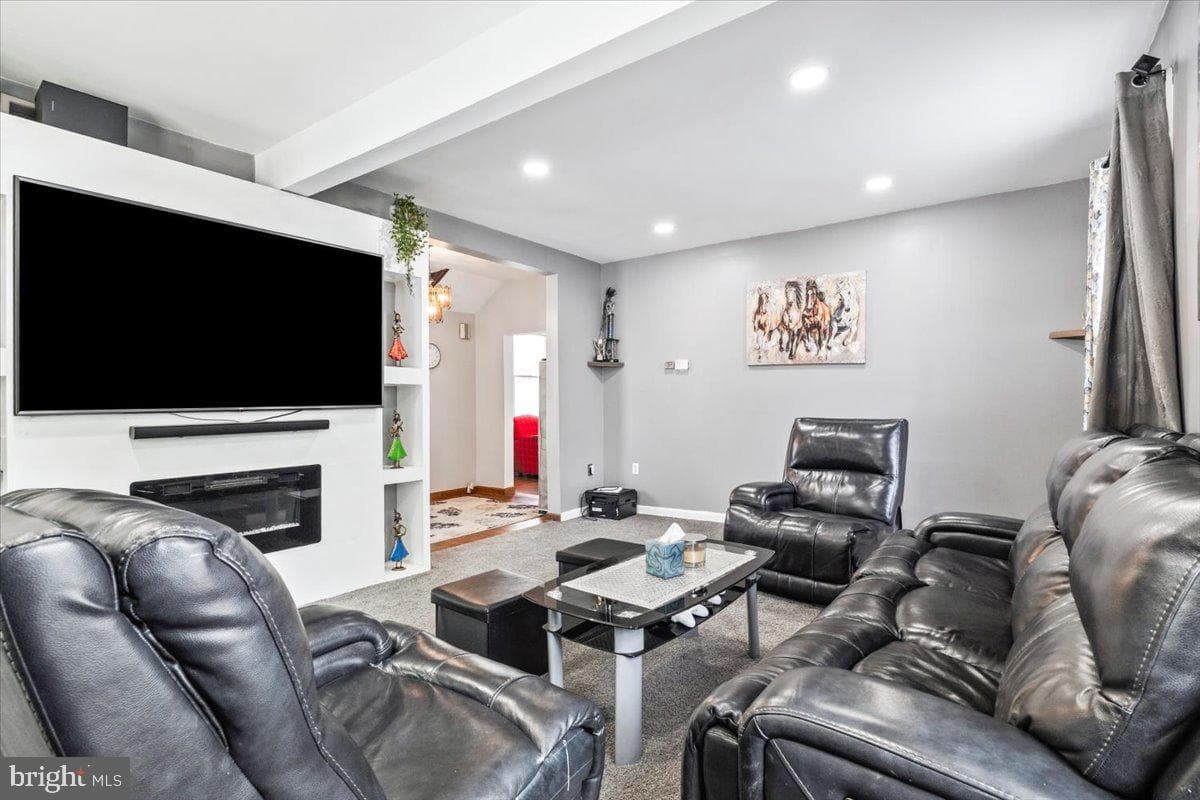 4903 Kenwood Avenue photo 6