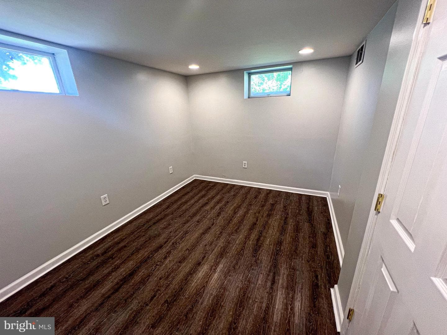 930 Chesaco Avenue photo 39